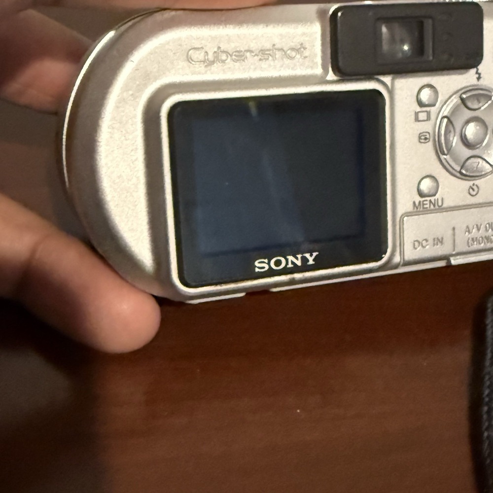 Sony Cyber-shot DSC-P8 3.2MP Digital Camera - Silver 3X OZ Not Working - Picture 6 of 16